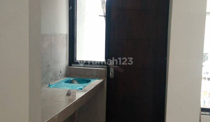 Dijual Rumah Bagus 2 Lantai Semi Furnished Shm Bintaro Tangsel  2