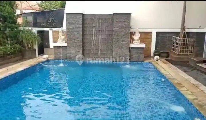 Rumah Bagus Dengan Swimming Pool Furnished Di Kebon Jeruk Jakbar 2