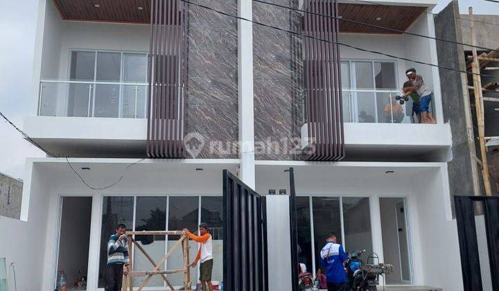 Rumah Baru Meruya Selatan 2 lantai SHM Hadap Selatan 1