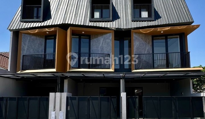 Rumah Baru Modern Minimalis Purimas dekat MERR UPN Gununganyar