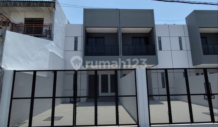 Rumah Baru Lebak Arum dekat Raya Kenjeran dan Pakuwon City Rumah Baru Lebak Arum dekat Raya Kenjeran dan Pakuwon City