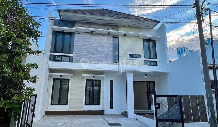 Dijual Rumah Mewah Baru di Wisma Permai Barat 1