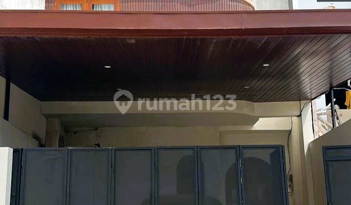 Rumah 2 Lantai Siap Huni Mojoarum Dekat Kampus B & C Unair Rumah 2 Lantai Siap Huni Mojoarum Dekat Kampus B & C Unair