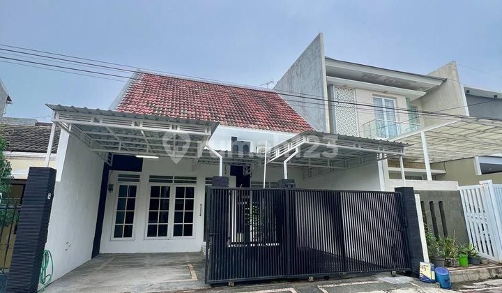 Rumah di Manyar Jaya Sudah Renovasi Bagus dekat Kampus Untag Unair Rumah di Manyar Jaya Sudah Renovasi Bagus dekat Kampus Untag Unair