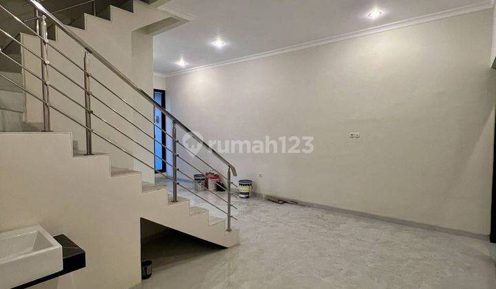 Dijual 2 Unit, Rumah Modern di Perumahan Klampis Semolo Timur 2