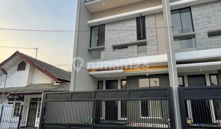 For Sale 2 Units, Modern Houses in Klampis Semolo Timur Housing Complex 2