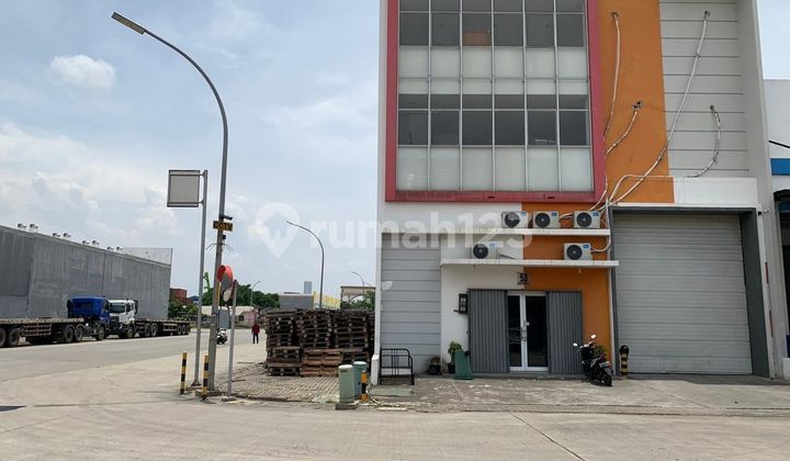 Jual Gudang Hoek Bizpark Cakung Uk. 16,5x36 Kantor 3lt Full Bangunan Jual Gudang Hoek Bizpark Cakung Uk. 16,5x36 Kantor 3lt Full Bangunan