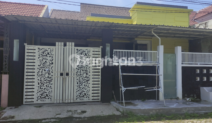 RUMAH CANTIK DI TAMAN WIGUNA SELATAN FULL FURNISH BESERTA PERABOT