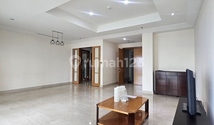For Rent Apartment Pakubuwono Residence 2+1Br Size 203m² in South Jakarta 2