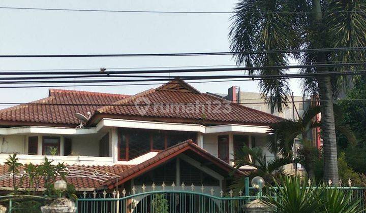 Dijual Rumah  2 Lantai kusen full jati Cocok untuk Kantor 1