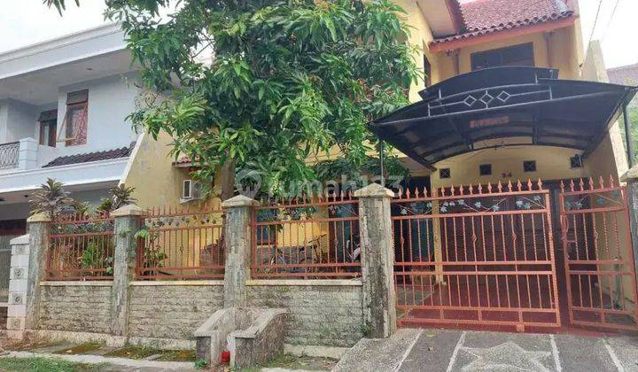 Dijual rumah dalam lingkungan kompleks elit di Billymoon Pondok Kelapa Jakarta Timur 1