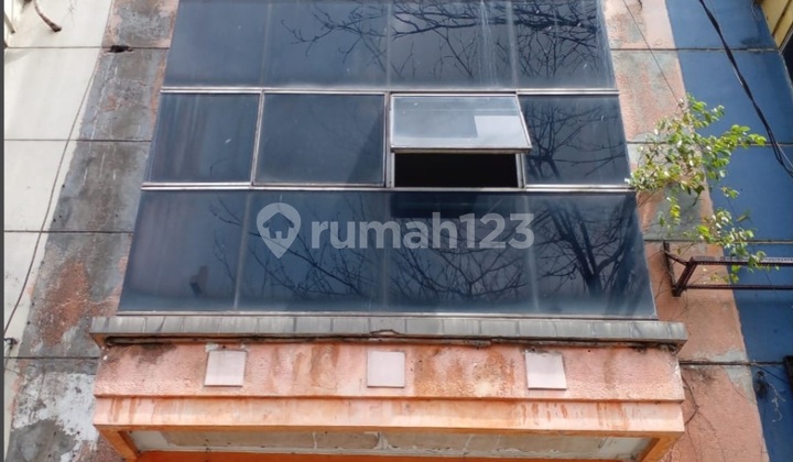 Shop House for Rent in City Center Near Anyar Market, Close to Mall