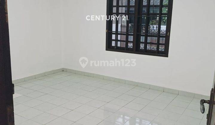 Rumah 2 Lantai Terawat Bebas Banjir Di Pamulang Dr14719 1