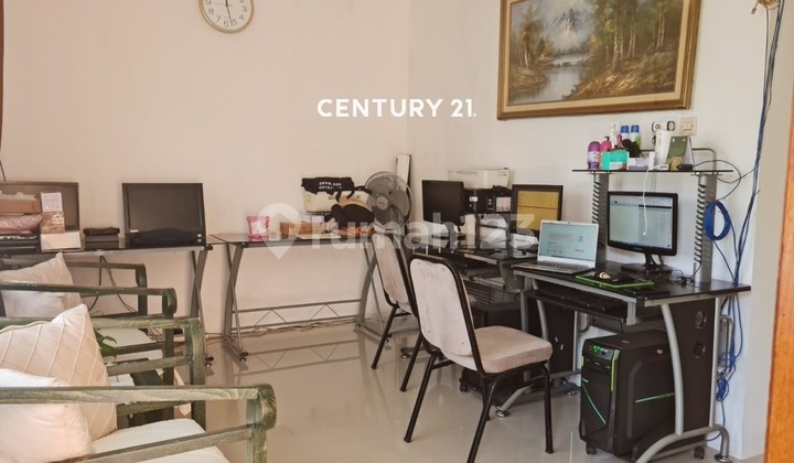 For Sale, Ready-to-Occupy House in Pamulang, Area 17620 2