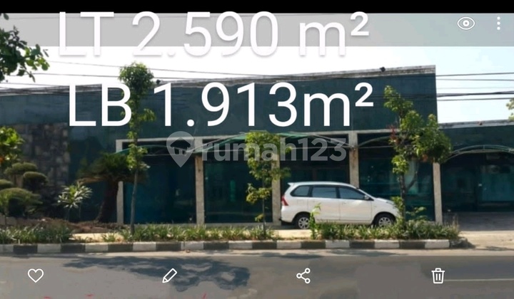 General Sudirman near Sunan Jogo Belo Pilgrimage Site, Busy Negotiations General Sudirman near Sunan Jogo Belo Pilgrimage Site, Busy Negotiations