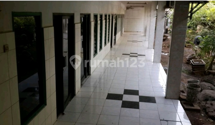 General Sudirman near Sunan Jogo Belo Pilgrimage Site, Busy Negotiations General Sudirman near Sunan Jogo Belo Pilgrimage Site, Busy Negotiations