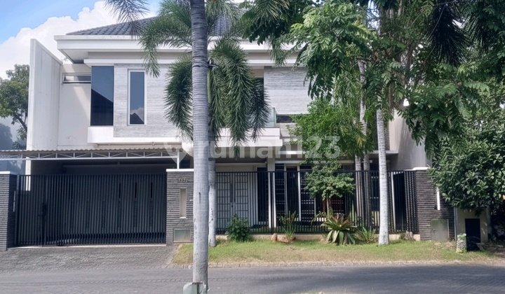 For Rent Minimalist Graha Family Furnished Near Pakuwon Djan Istana