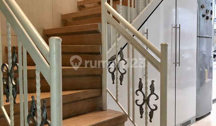 MEWAH GRAHA FAMILY AMERICAN STYLE NEAR DIAN ISTANA CITRALAND WIYUNG