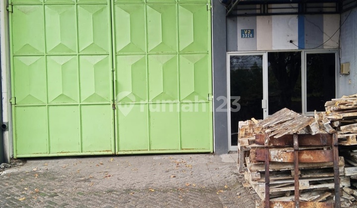 Ready-to-Use Save & Lock Warehouse