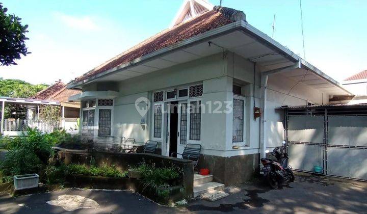 Rumah SHM klasik Raya Ijen malang 2