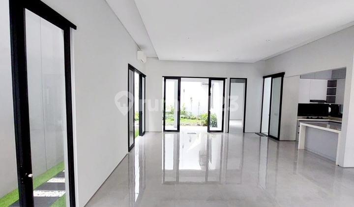 Rumah Baru 2 Lt Park Avenue, Dian Istana 2