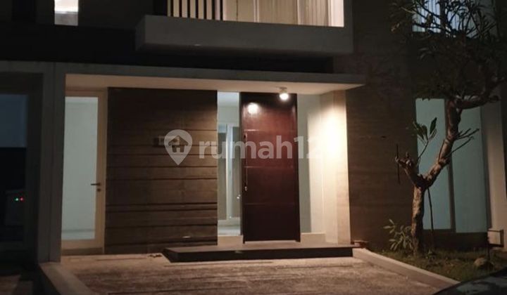 New 2-Story House Pelikan Hill 2