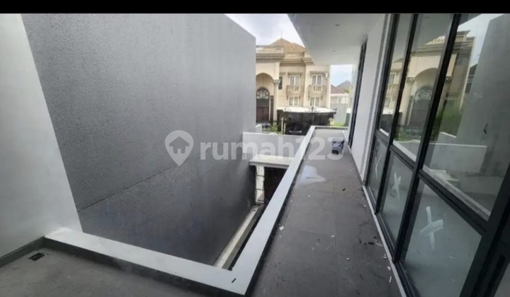 Rumah 2lt Private Pool Pakuwon Indah 2