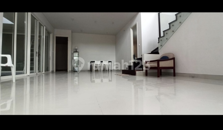 2-story Grand Palais house ready to occupy. For sale or rent 2