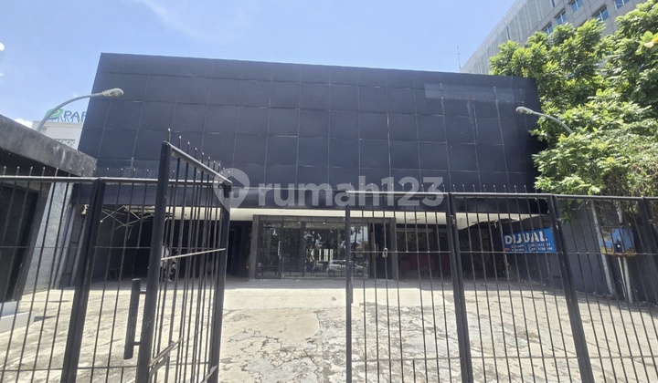 Large Diponegoro Commercial Building. Ready to Use
