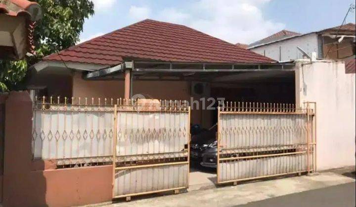 Rumah luas strategis di Cipinang  1