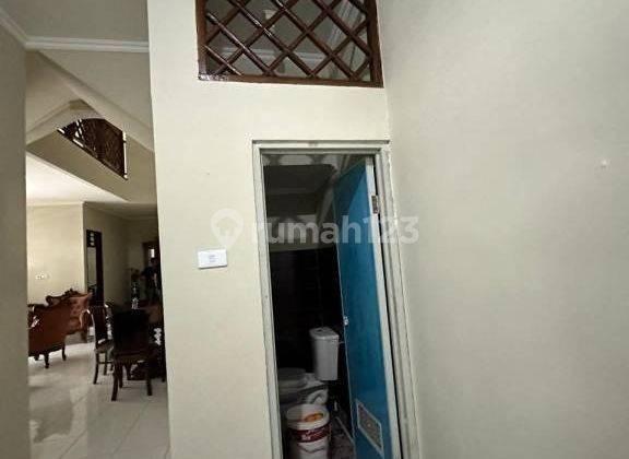 Rumah 2 Lantai Luas 165m2 Dengan 5Kamar Tidur di Komplek Pondok Kelapa 2