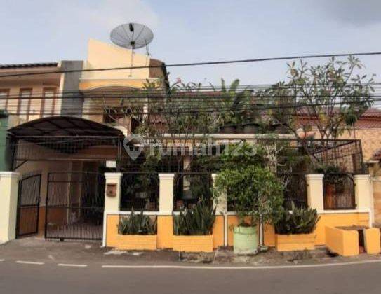 Rumah 2 Lantai Hadap Barat Luas 200m2 di Pondok Bambu, Duren Sawit 1