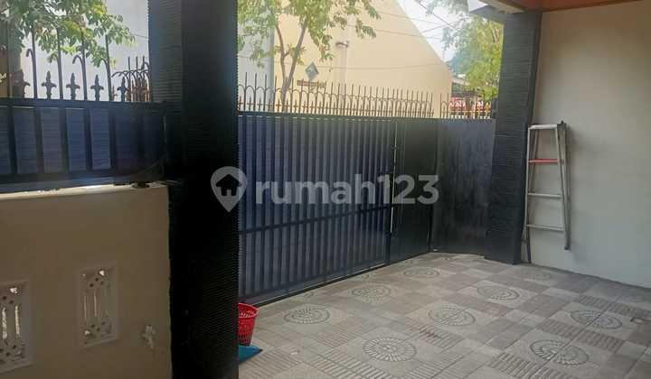 Minimalist House with Strategic Location and Move-In Ready in Boulevard Hijau, Kota Harapan Indah Bekasi 2