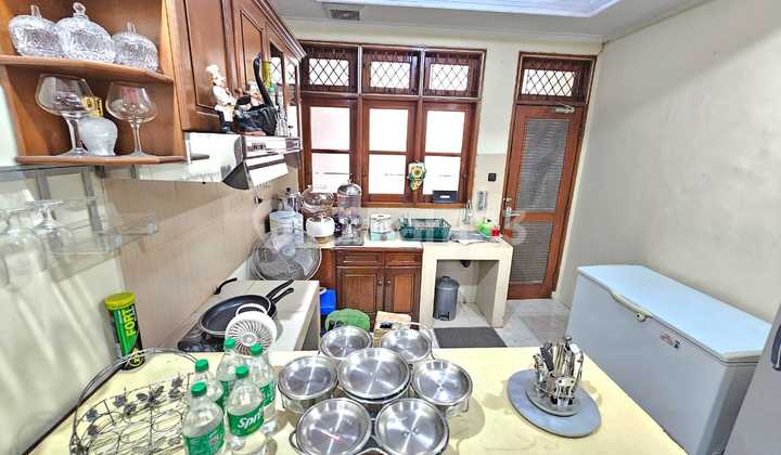 Corner House in Pulomas, East Jakarta 2