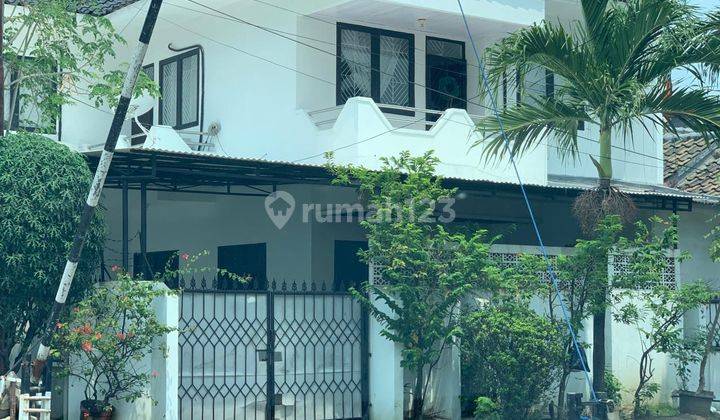 DIJUAL Rumah hook asri 2 LT  di komplek Harapan Indah Bekasi  1