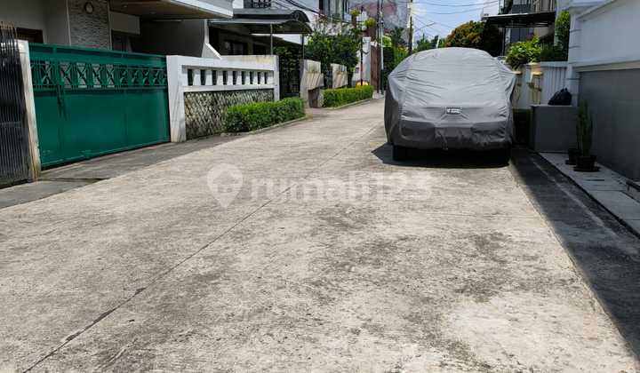 Strategic 2-Story Ready-to-Occupy House in West Jatinegara, East Jakarta 2