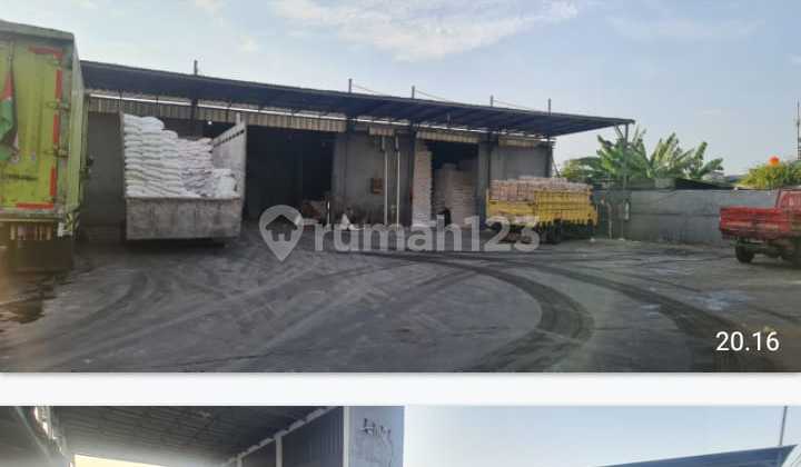 Commercial Warehouse on Pulogebang Main Road, Cakung District, East Jakarta. Commercial Warehouse on Pulogebang Main Road, Cakung District, East Jakarta.
