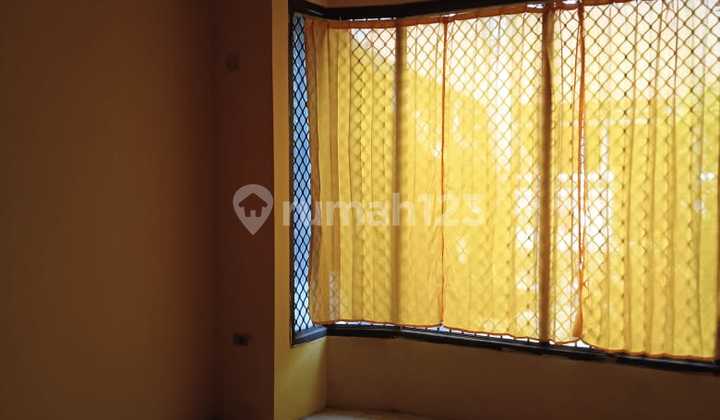 Rumah Cantik 1,5 Lantai Di Komplek Duren Sawit Jakarta Timur 2