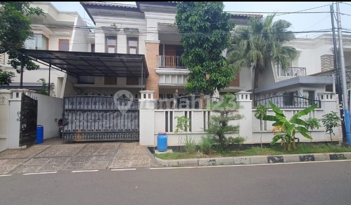 Rumah 2 Lantai Cantik & Terawat Siap Huni di Cempaka Putih Jakarta Pusat
