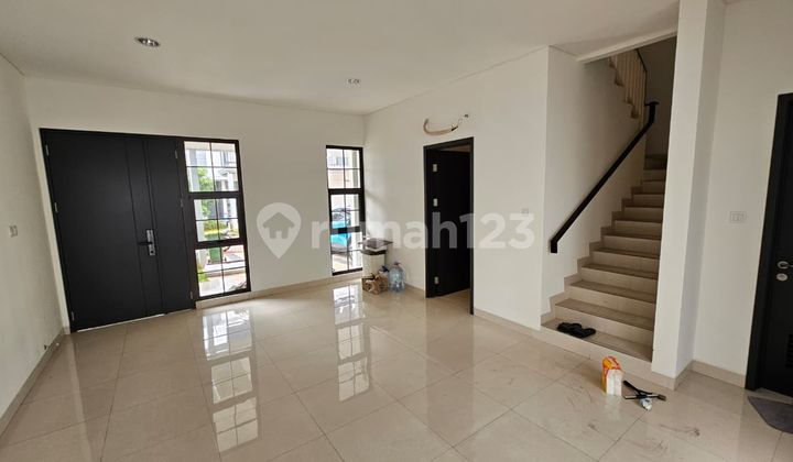 Comfortable, Greenery-Filled, and Strategically Located 2-Story House in Metland Menteng, Cakung, East Jakarta Comfortable, Greenery-Filled, and Strategically Located 2-Story House in Metland Menteng, Cakung, East Jakarta