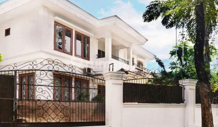 Rumah 2 Lantai Ruang Lega & Fungsional di Mega Kuningan Jakarta Selatan