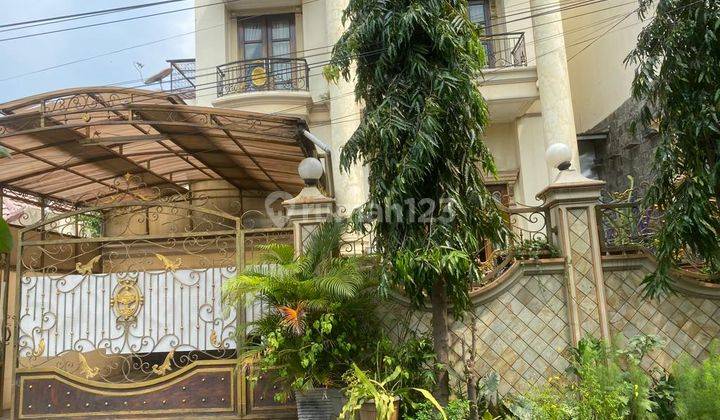 Dijual Rumah 2 Lantai di  Duren Sawit Jakarta Timur  1