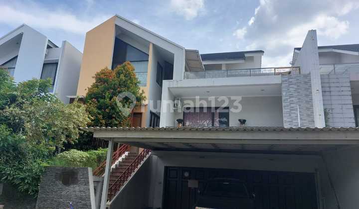Rumah Mewah 3 Lantai di Cluster Asia Tropis Harapan Indah Bekasi
