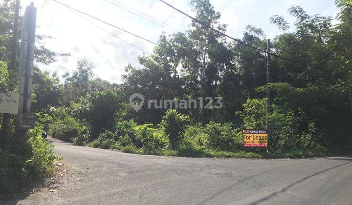 Land on Jalan Melasti Ungasan Badung is suitable for building a villa