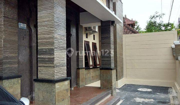 Furnished House on Jl Raya Kerobokan Suitable for Families 2