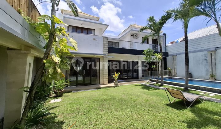 Villa Modern Minimalis Jl Mertanadi Kerobokan untuk Investasi  2