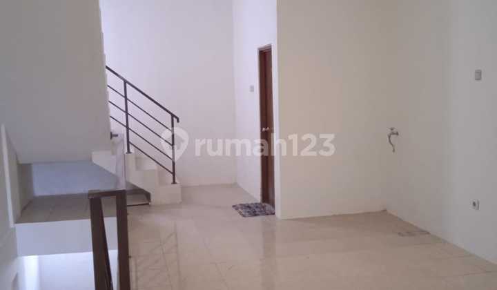For Rent 3-Story Shop House Ready to Occupy Muara Karang Strategic Location 2