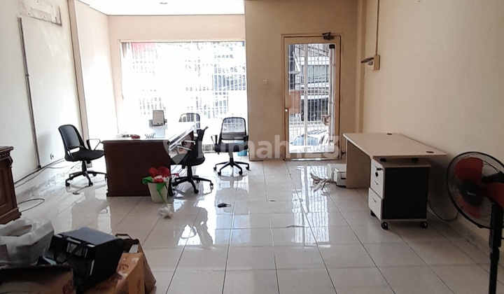 Disewakan Ruko 3 Lantai.muara Karang Raya Siap Huni