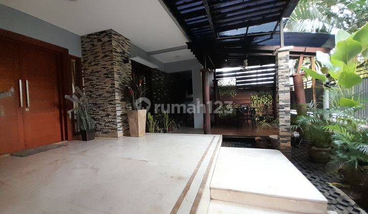 Rumah Cantik 2.5 lantai siap Huni di Persahabatan Rawamangun 1