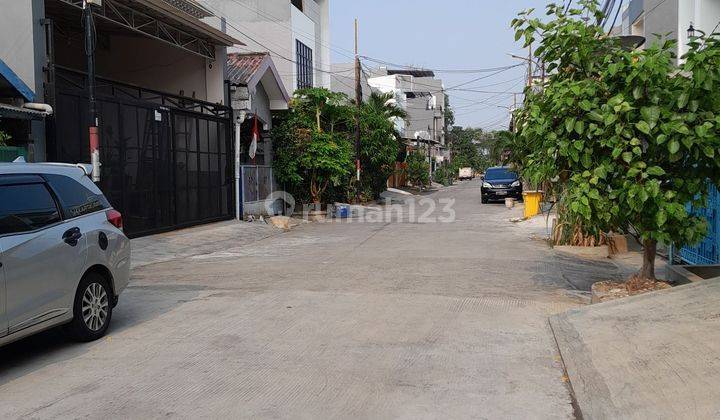 Rumah tua  hitung tanah di Muara karang kompleks 2